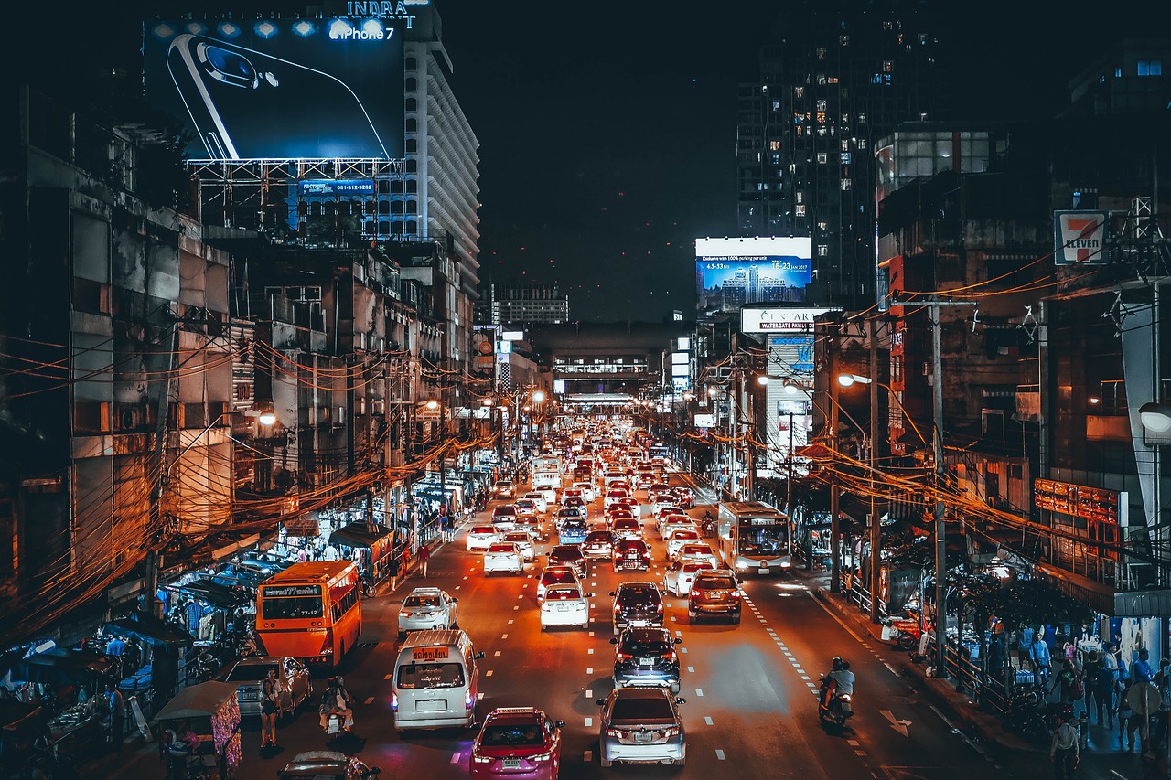 泰国五月水上市场的绚丽画卷与生动场景